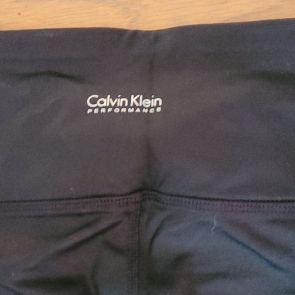 BNWOT Calvin Klein performance work out capris - Picture 3 of 6